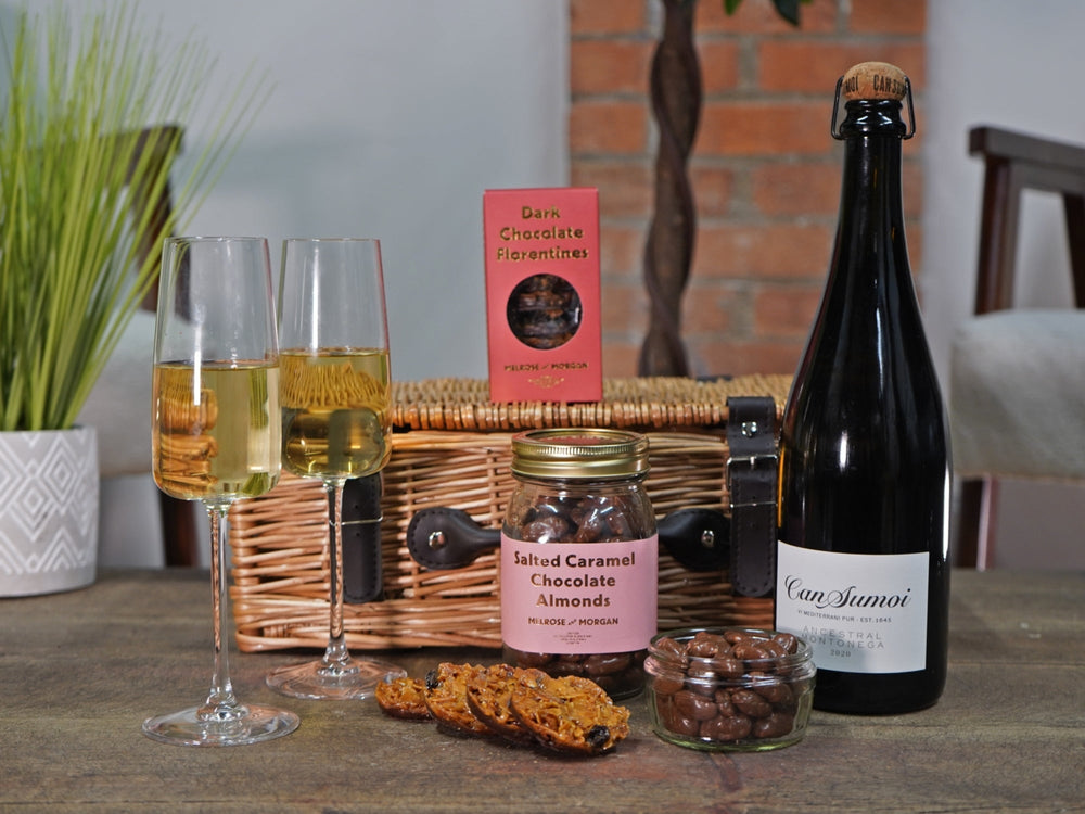 Discover the finest artisan produce for the perfect gourmet treat or foodie gift this Christmas. Our luxury food and wine gifts and hampers offer sweet treats to savoury delights and delicious wine, from some of the best independent artisan producers. 